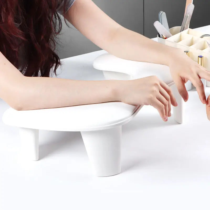 Manicure Hand Pillow, a Small Helper for Portable Door-To-Door Service, a Creative Manicure Hand Pillow That Enhances the Sense of Manicure Experience and Makes Manicure More Fun