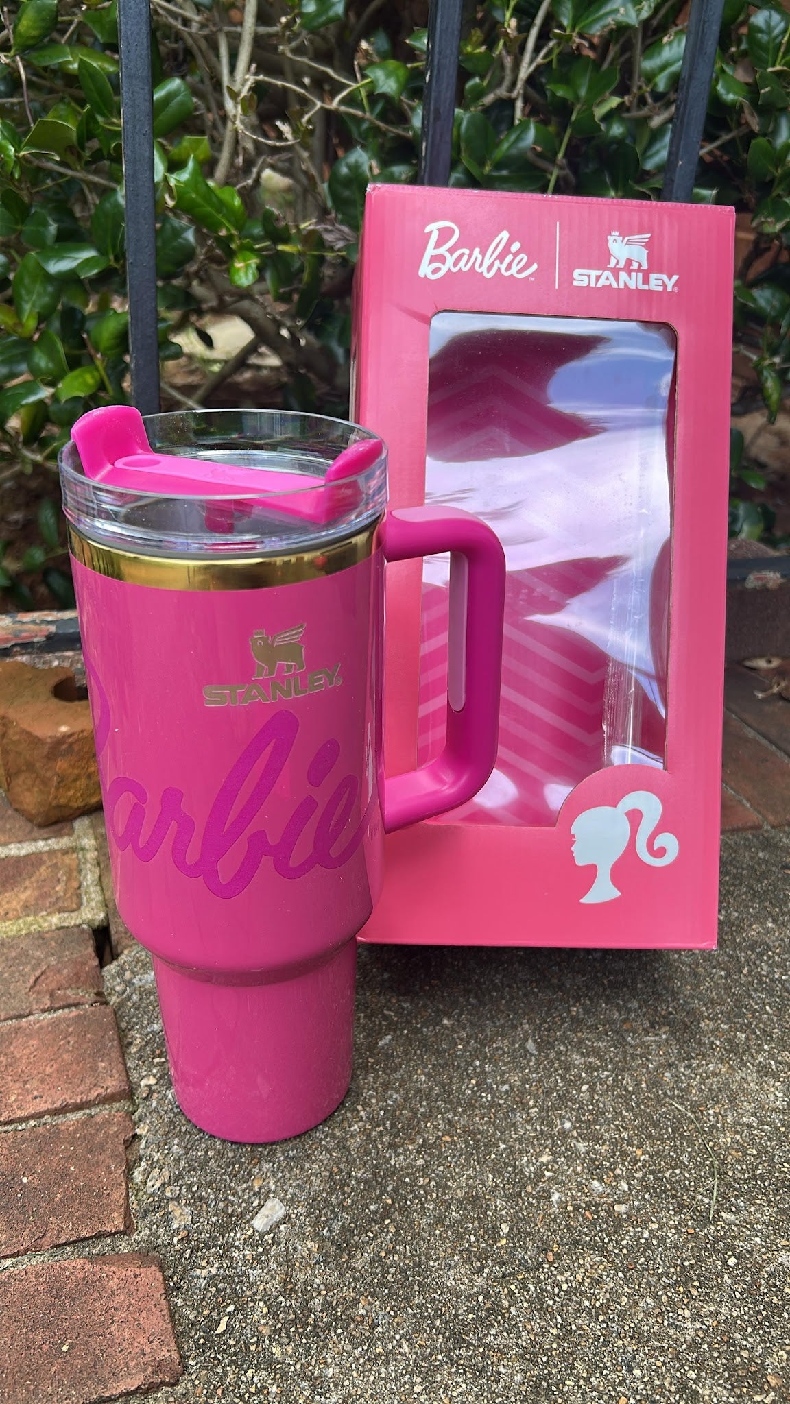 x Barbie Quencher Tumbler Pink Sparkle 40 oz With Lid & Straw - NEW
